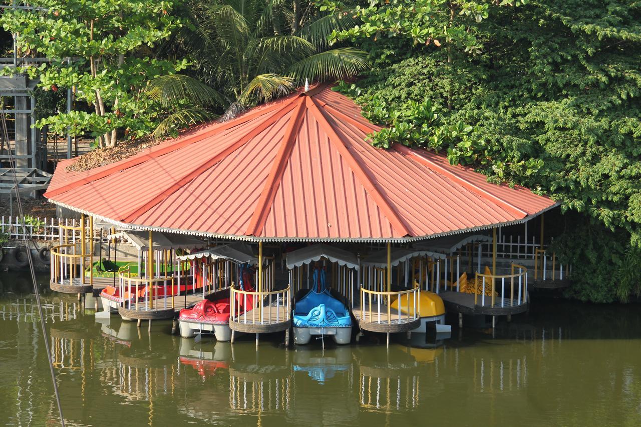 Mango Meadows Hotel กัตตะยัม ภายนอก รูปภาพ
